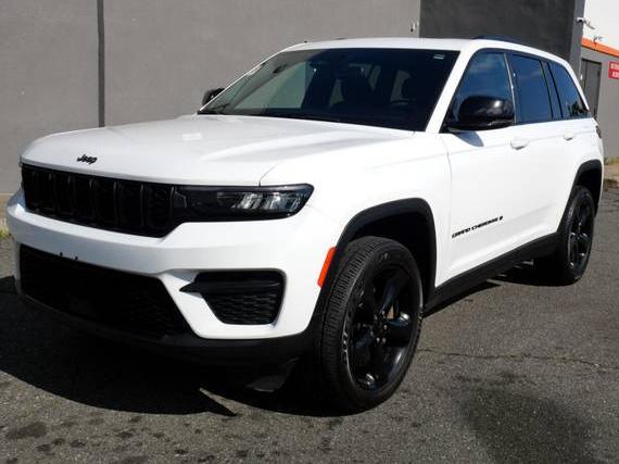 JEEP GRAND CHEROKEE 2023 1C4RJHAGXPC586505 image